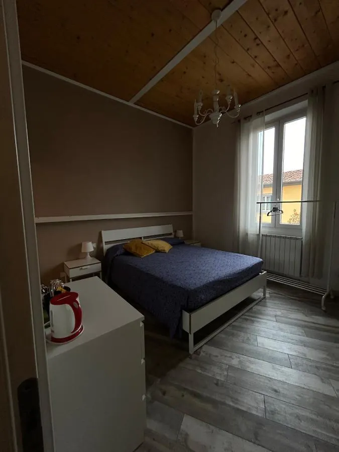 Second Floorence Florence Homestay